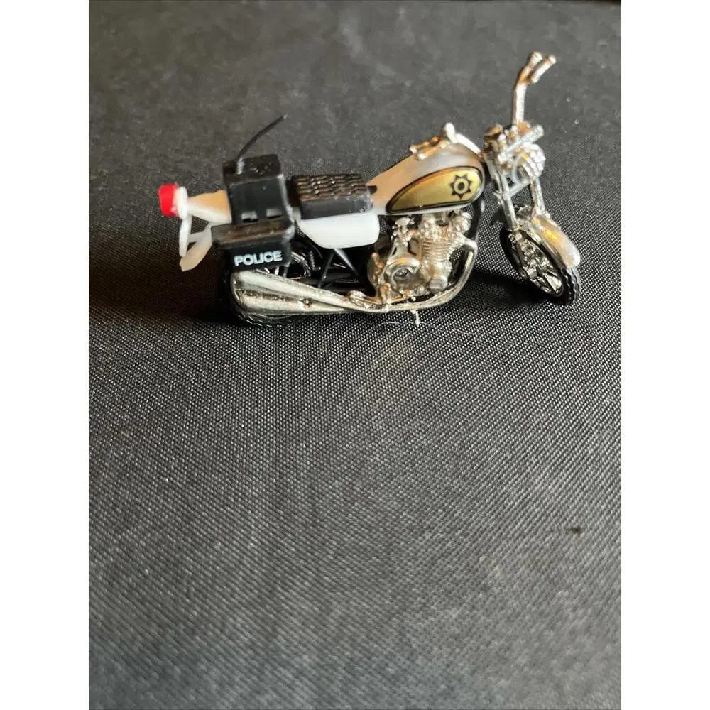 Vintage Zee Toys Police Motorcycle White and Black Complete In Great Condition - Picture 2 of 7